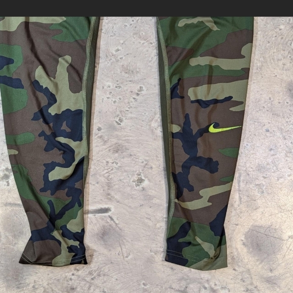 Nike pro camo - Picture 2 of 3